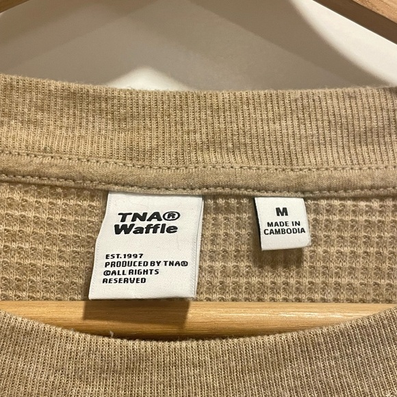 TNA crewneck waffle long sleeve top, size M - Picture 2 of 3